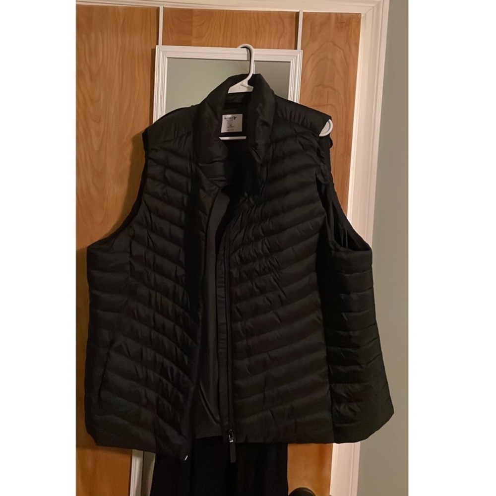 Old navy vest, NWOT, 3x black